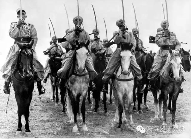 近代軍隊只用冷兵器能擊敗古代軍隊嗎? 近代軍隊只用冷兵器能擊敗古代軍隊嗎?