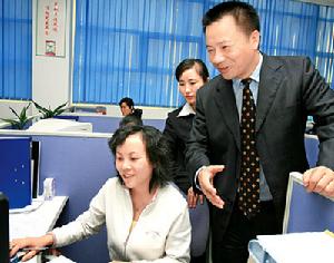 吳長江了解生產情況