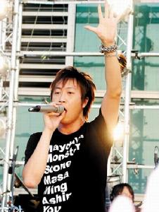 （圖）鼓手Robert