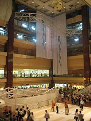 （圖）2004年增建扶手電梯工程