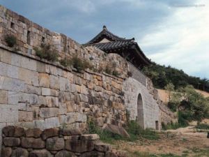 位於磁縣城南10公里處的講武城鎮講武城村，在漳河的北岸。講武城早期稱武城，《漢書&middot;地理志》說：“鄴有……武城。”