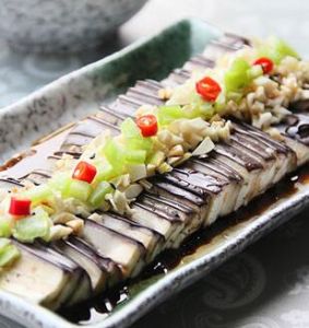 蒜香油炒茄條 蒜香油炒茄條