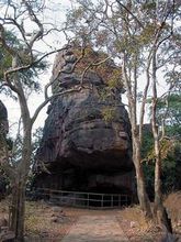 比莫貝卡特石窟