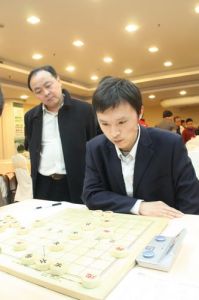 蔣全勝觀看隊員比賽