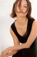 《我有我天地》演唱者：彭羚