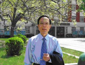 王敏勤教授生活照