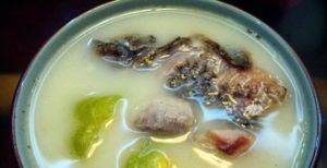 草菇苦瓜鯽魚湯 草菇苦瓜鯽魚湯