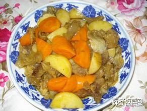 土豆咖喱燒牛腩 土豆咖喱燒牛腩