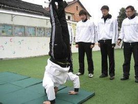 頭手倒立 頭手倒立