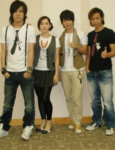 再見小時候[南拳媽媽演唱歌曲]