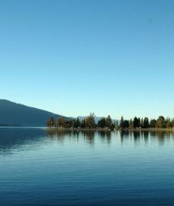 蒂阿瑙湖 蒂阿瑙湖