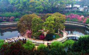 西南政法大學毓秀湖