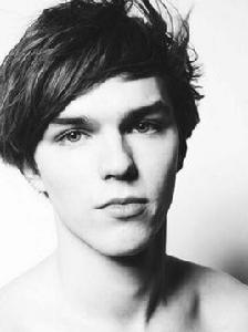 尼古拉斯·霍爾特 尼古拉斯·霍爾特