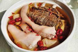 金櫻子杜仲煲豬尾 金櫻子杜仲煲豬尾