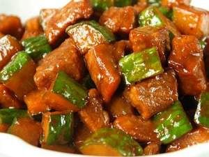 黃瓜爆肉丁 黃瓜爆肉丁