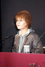 演講中的宮部美雪