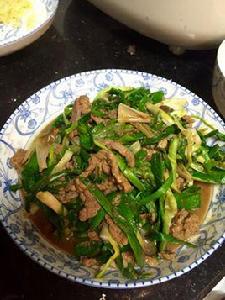 大蒜炒牛肉絲 大蒜炒牛肉絲
