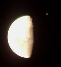 2005年7月6日月掩木星前數分鐘所攝的照片(拍攝者Nelson(紐西蘭))