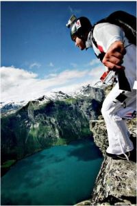 低空跳傘 低空跳傘