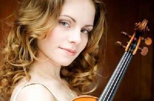 朱莉婭·費舍爾 朱莉婭·費舍爾