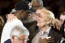 傑里&middot;巴斯與科比&middot;布萊恩特