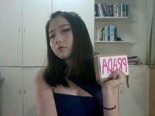 紐約留學女扮演者王意揚反諷照片