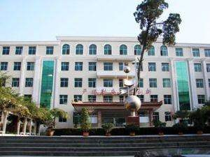 陝西鎮安中學 陝西鎮安中學