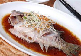 油潑清蒸魚 油潑清蒸魚