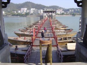 十八梭船廿四洲 