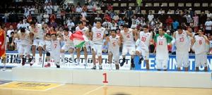 伊朗躍上冠軍台