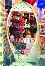 世紀天樂內商鋪櫥窗