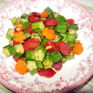 秋葵炒香腸 秋葵炒香腸