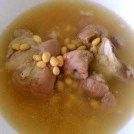 黃豆蹄膀湯