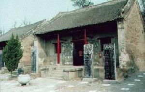 商丘虞城伊尹墓前的伊尹祠