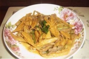 腐竹芹菜炒肉絲 腐竹芹菜炒肉絲
