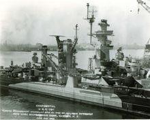 阿拉斯加級桅桿①