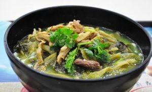 酸菜肚絲煲 酸菜肚絲煲