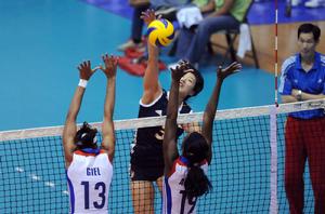 中古戰 主攻手劉晏含大力扣球