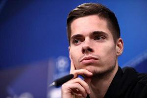 新聞發布會上的魏格爾