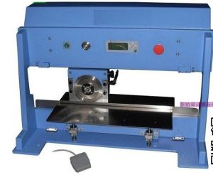 飛企走刀式分板機