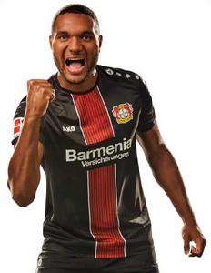 喬納森·塔赫 喬納森·塔赫