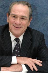 湯米·李·瓊斯 湯米·李·瓊斯