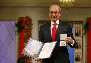 阿赫邁特&middot;尤祖姆居