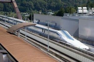 磁懸浮列車試運行中