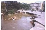 1997年洪水後市中心被破壞
