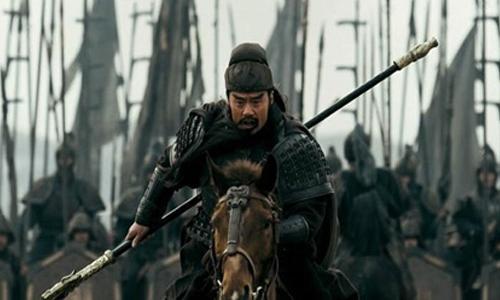 孫權偷襲關羽是缺乏戰略眼光?其在合肥戰敗後,已是冢中枯骨!