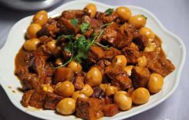 五花肉燉鵪鶉蛋 五花肉燉鵪鶉蛋