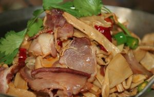 筍乾銀芽炒燻肉 筍乾銀芽炒燻肉