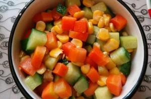 胡蘿蔔黃瓜炒玉米 胡蘿蔔黃瓜炒玉米