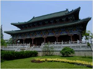 重修的襄王府大殿